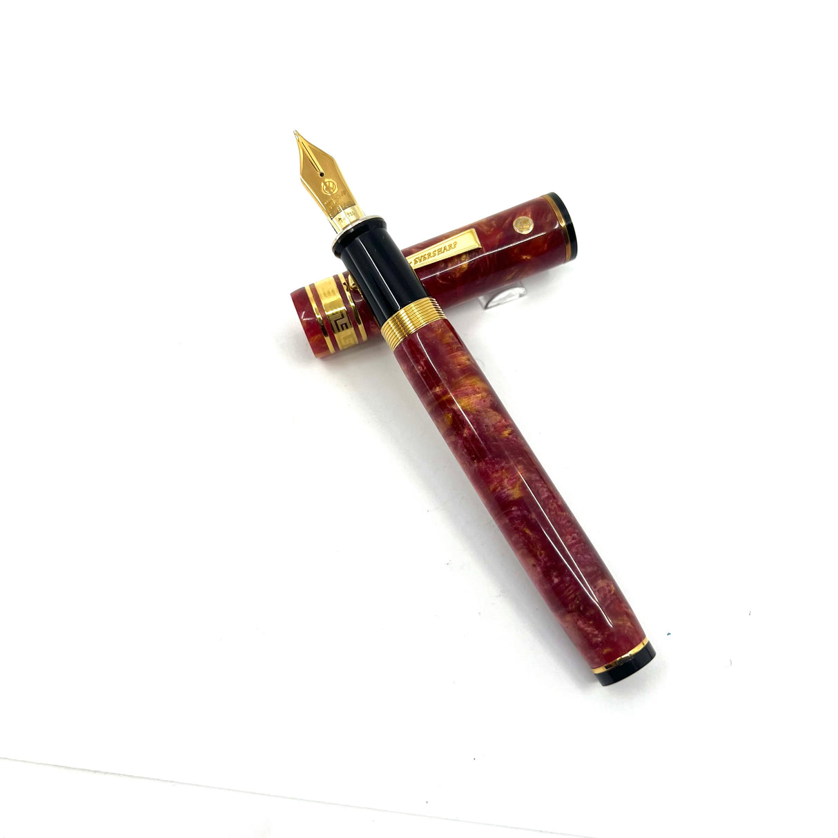 Wahl Eversharp Red Flamenco Decoband Oversized Fountain Pen - Superflex Medium #8 Size 18kt Gold Nib