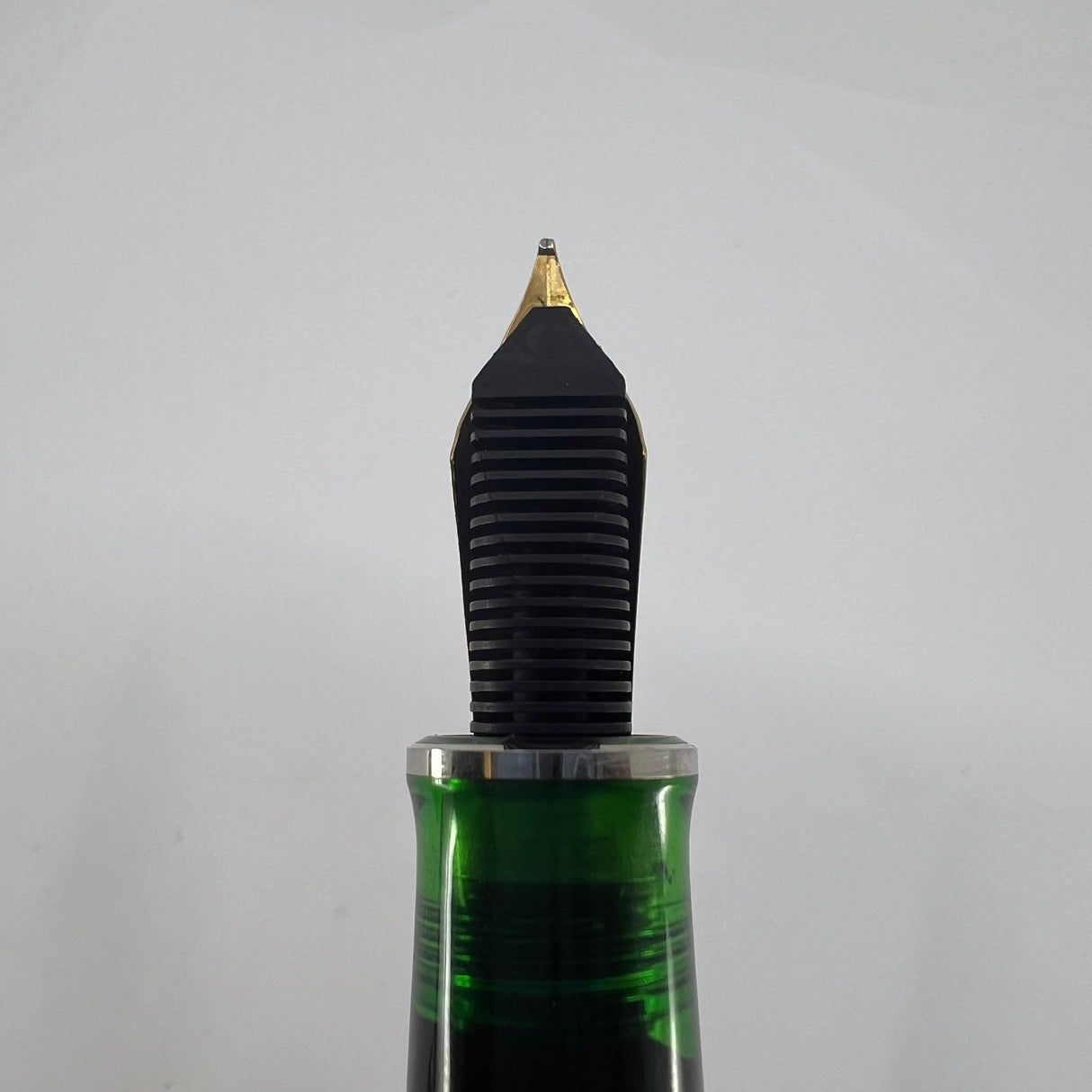 ChronoSwiss RARE Styloscope Green Transparent Limited Edition of 1000 Fountain Pens (M800 Size) Made by Pelikan - Medium 18kt Gold Nib with Additional OB 18kt Nib!! - All Original Packaging