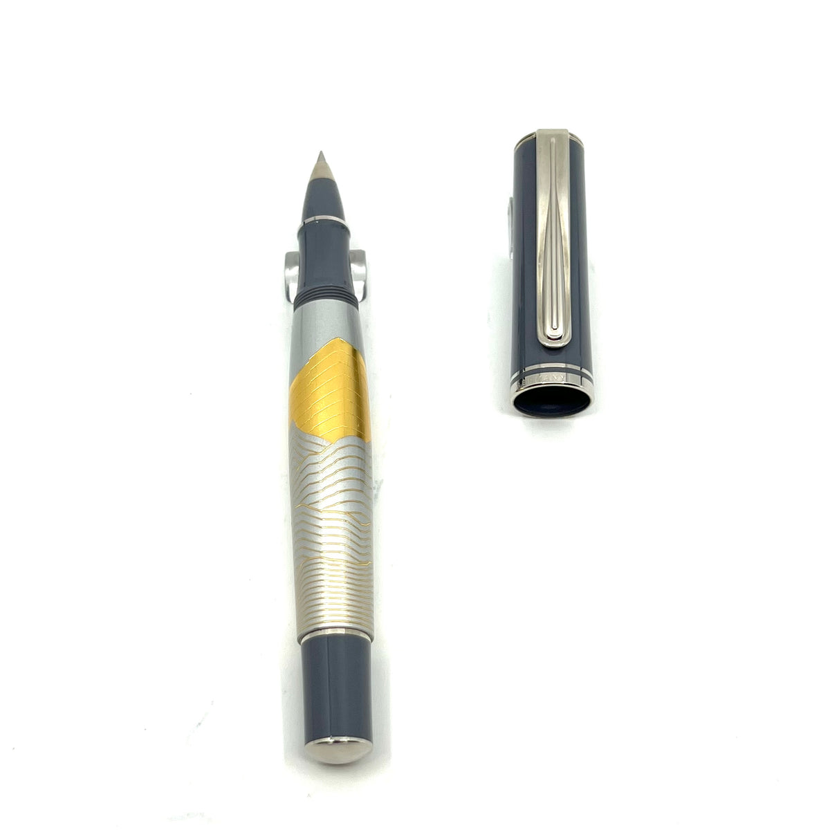 Pelikan R640 Mount Everest Natural Beauty Rollerball – Fountain 