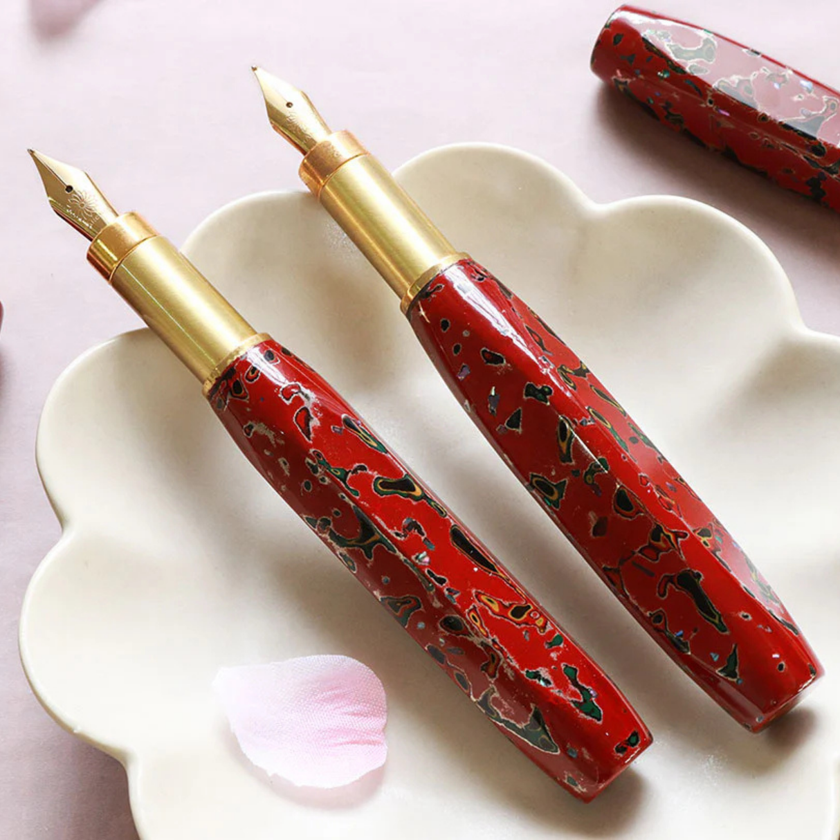 Wancher Densho Tsugaru Aka-age Raden (4 Facets) Fountain Pen