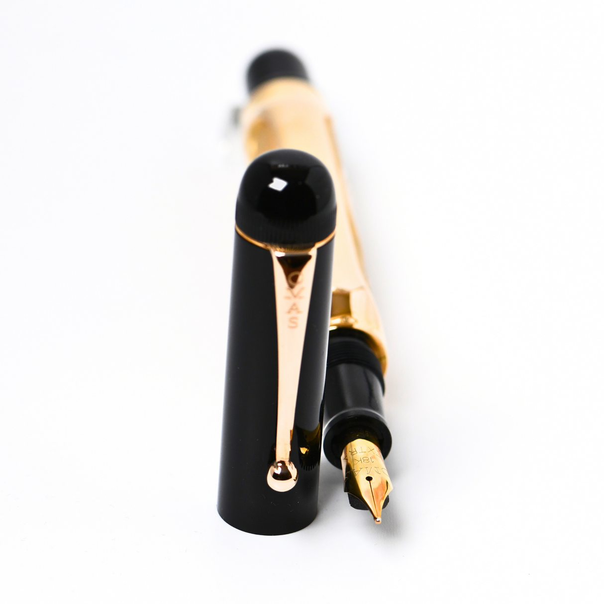 OMAS "The Doctor Pen" Solid Gold 18K/750 Fountain Pen - #058/150 Made - Medium 18kt Gold Nib