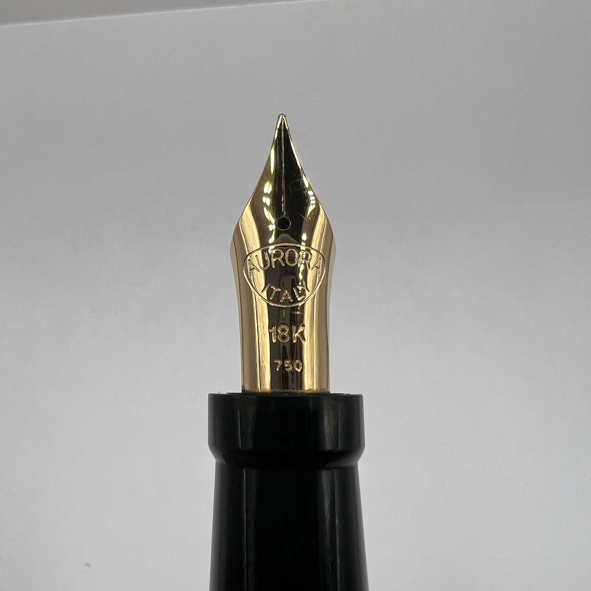 Aurora Internazionale Green Marble Auroroloide Limited Edition Fountain Pen - Fine 18kt Gold Nib