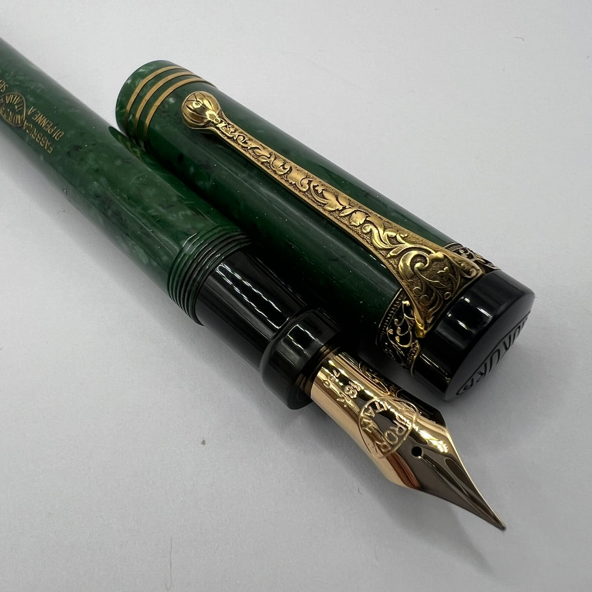 Aurora Internazionale Green Marble Auroroloide Limited Edition Fountain Pen - Fine 18kt Gold Nib