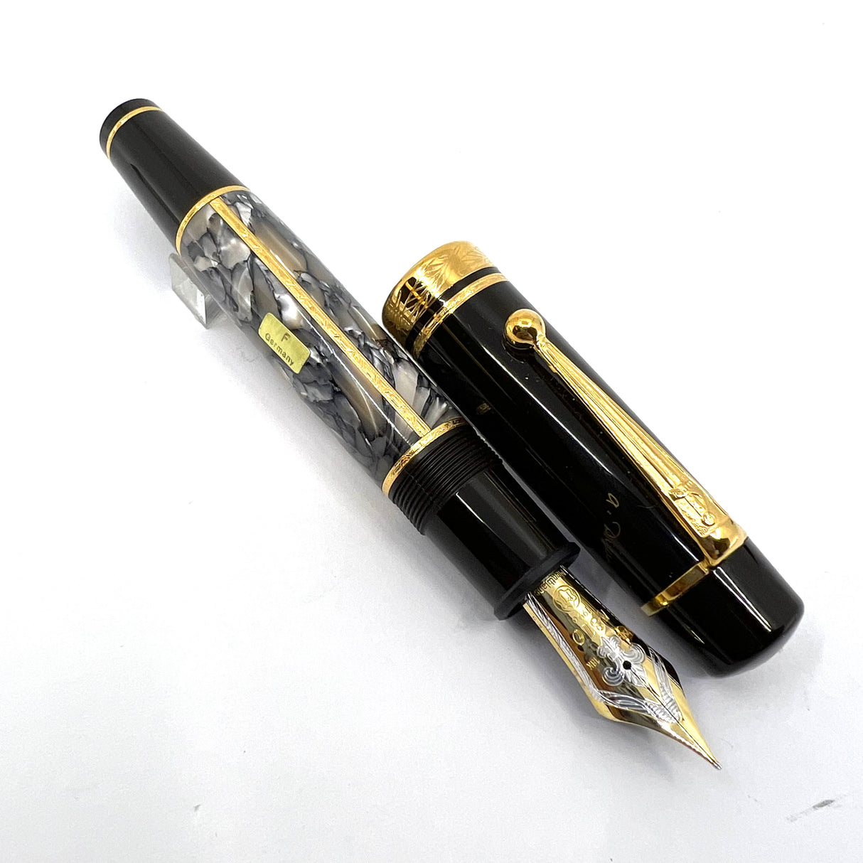 Montblanc Alexandre Dumas (Incorrect Signature) Writer Series Ltd. Ed. Fountain Pen - Fine 18kt Gold Nib