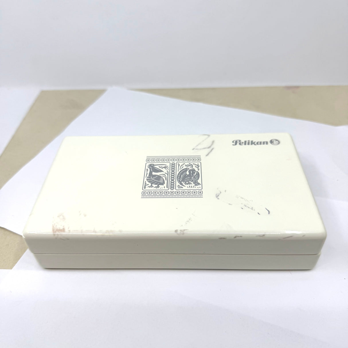 Pelikan M910 White Toledo Fountain Pen - Fine 18kt Gold Nib