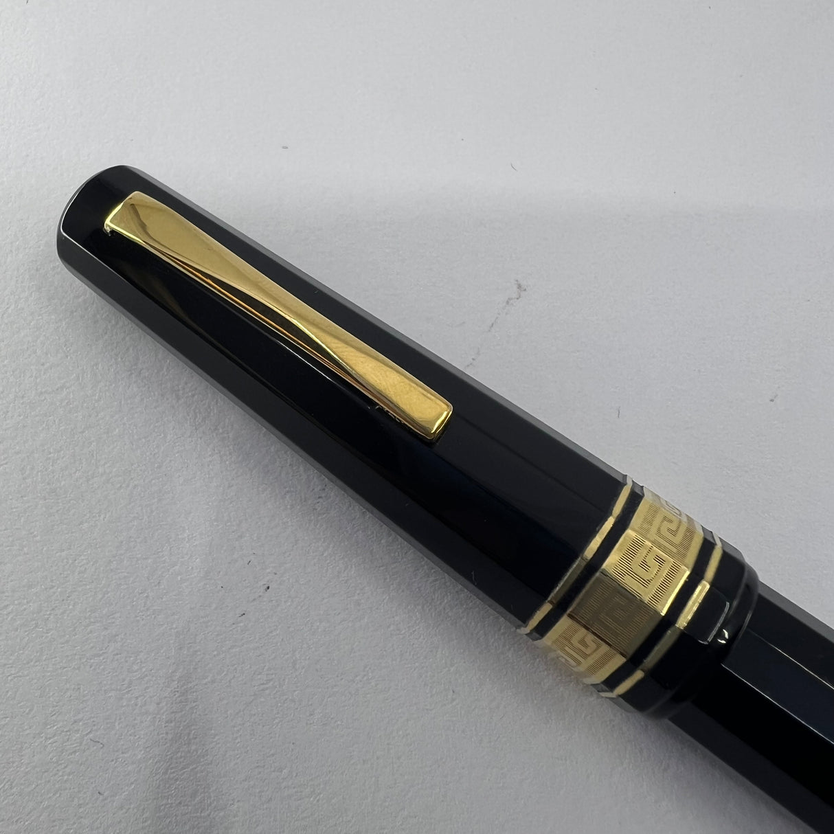 OMAS Senior Paragon Extra Black Resin Fountain Pen - Flexible Medium 18kt Gold Nib