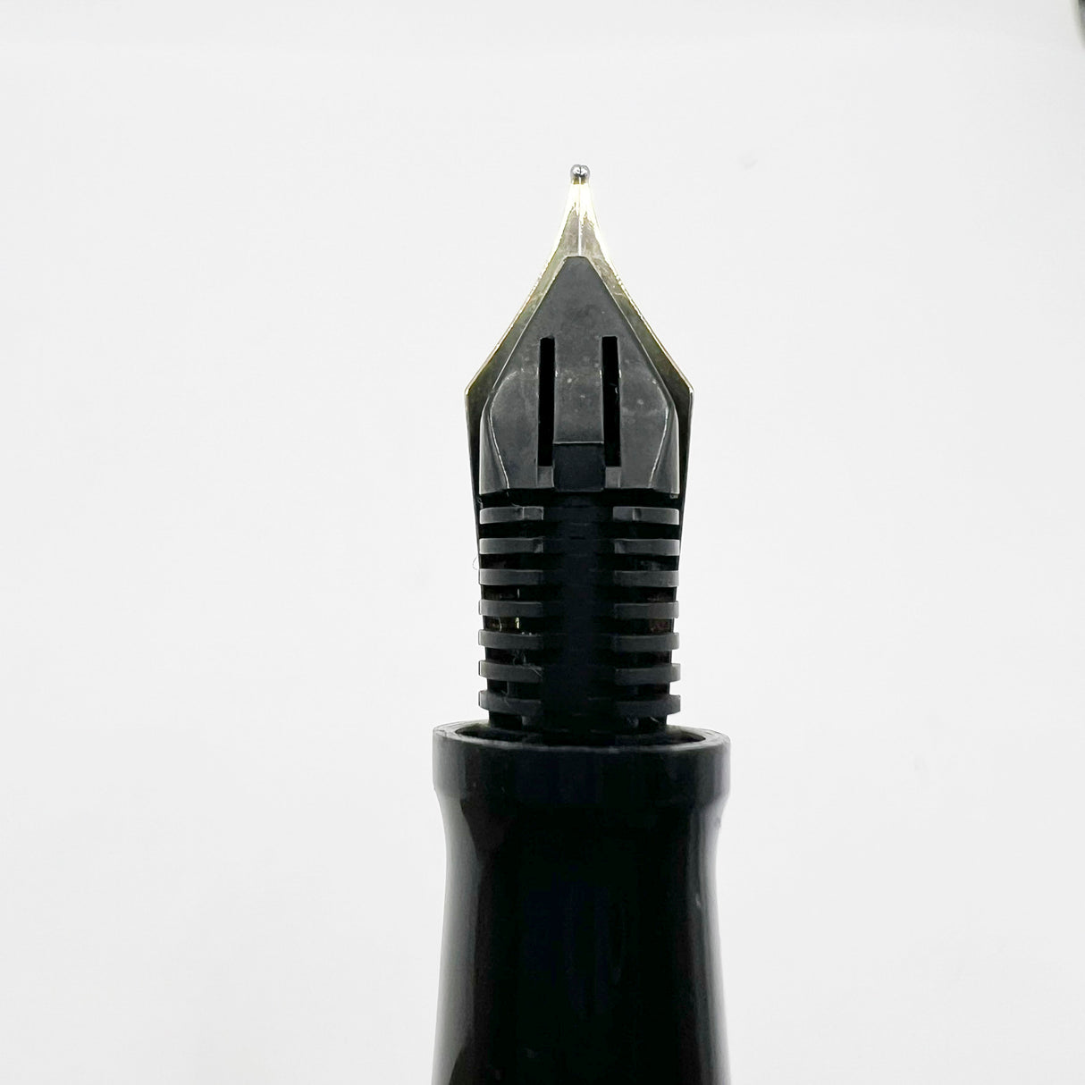 Sheaffer Nostalgia Sterling Silver Filigree Fountain Pen - Flexible Fine 18kt Gold Nib