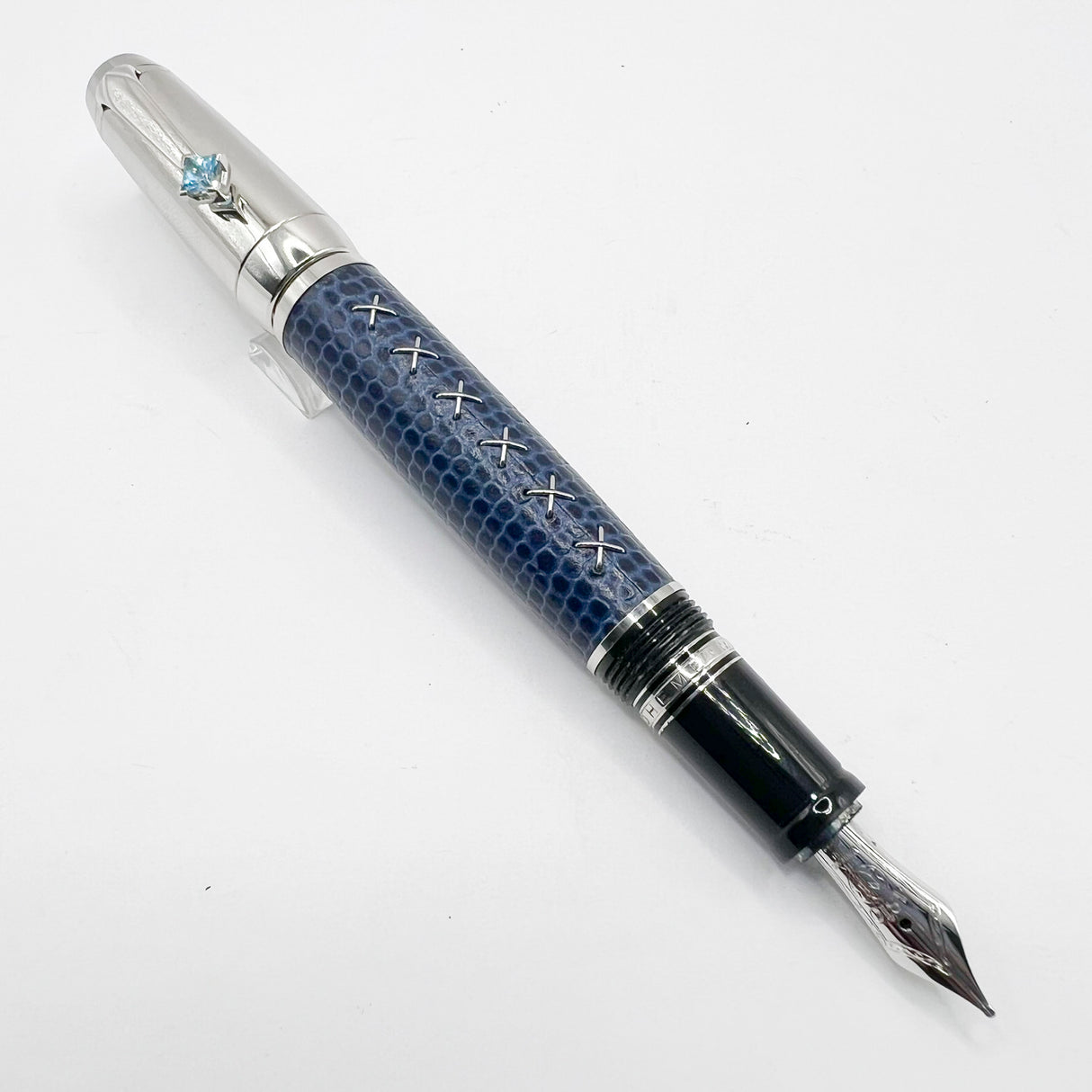 Montblanc Boheme "Jewel" Retractable Nib Blue "Lizardskin" Fountain Pen - Medium 18kt Gold Nib