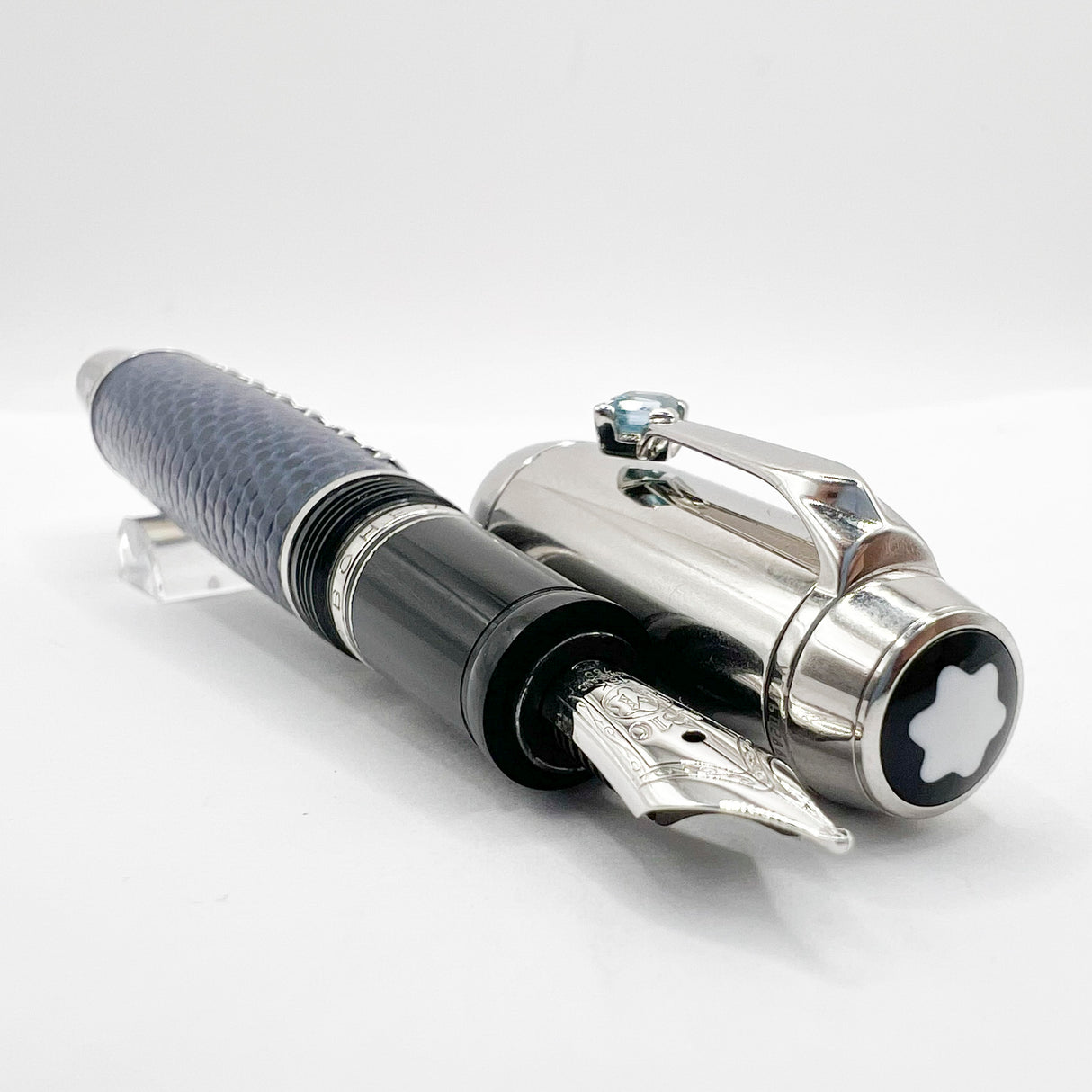 Montblanc Boheme "Jewel" Retractable Nib Blue "Lizardskin" Fountain Pen - Medium 18kt Gold Nib