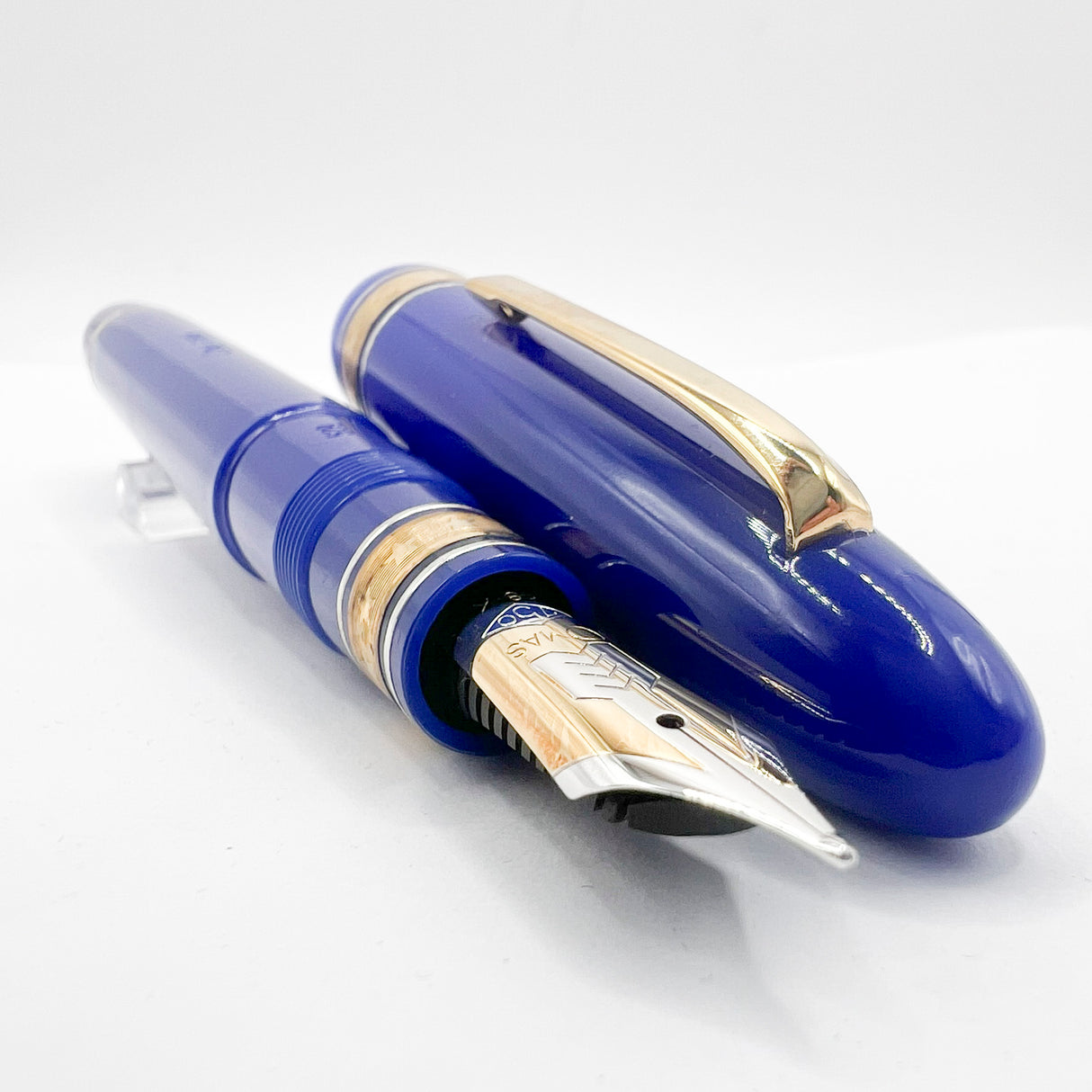 OMAS for Armando Simoni Club/1990's - Royal Blue Ogiva Extra Fountain Pen - Medium 18kt Gold Nib