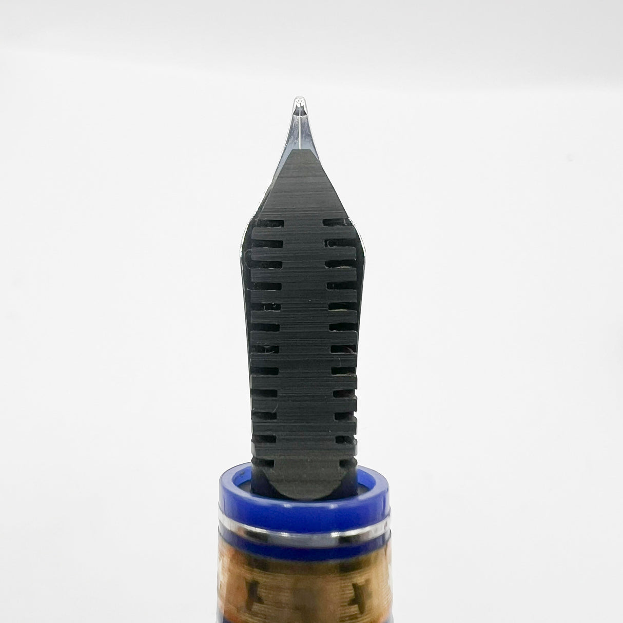 OMAS for Armando Simoni Club/1990's - Royal Blue Ogiva Extra Fountain Pen - Medium 18kt Gold Nib