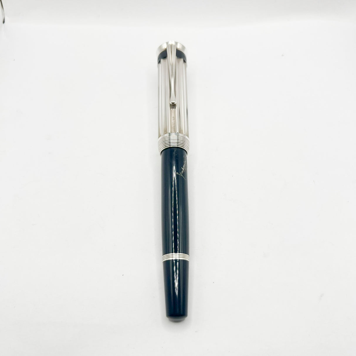 Montblanc Charles Dickens Writer Series Limited Edition Fountain Pen - Medium 18kt Gold Nib