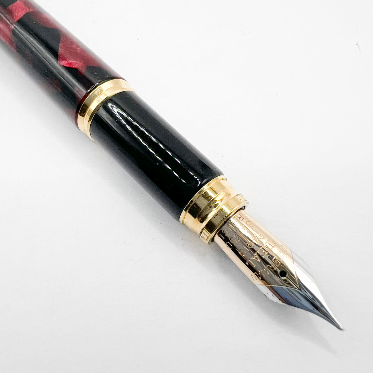 Waterman Rhapsody Burgundy Marble Fountain Pen - Fine 18kt Gold Nib