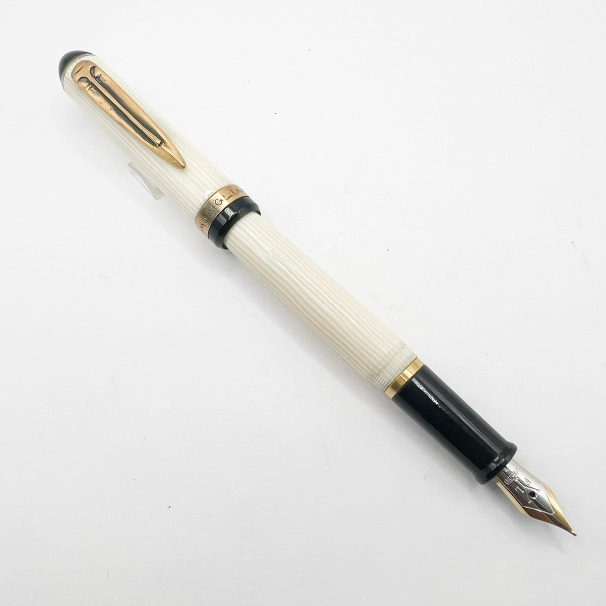 Francois Yves Luthier Modigliani White Limited Edition Fountain Pen - Fine 18kt Gold Nib