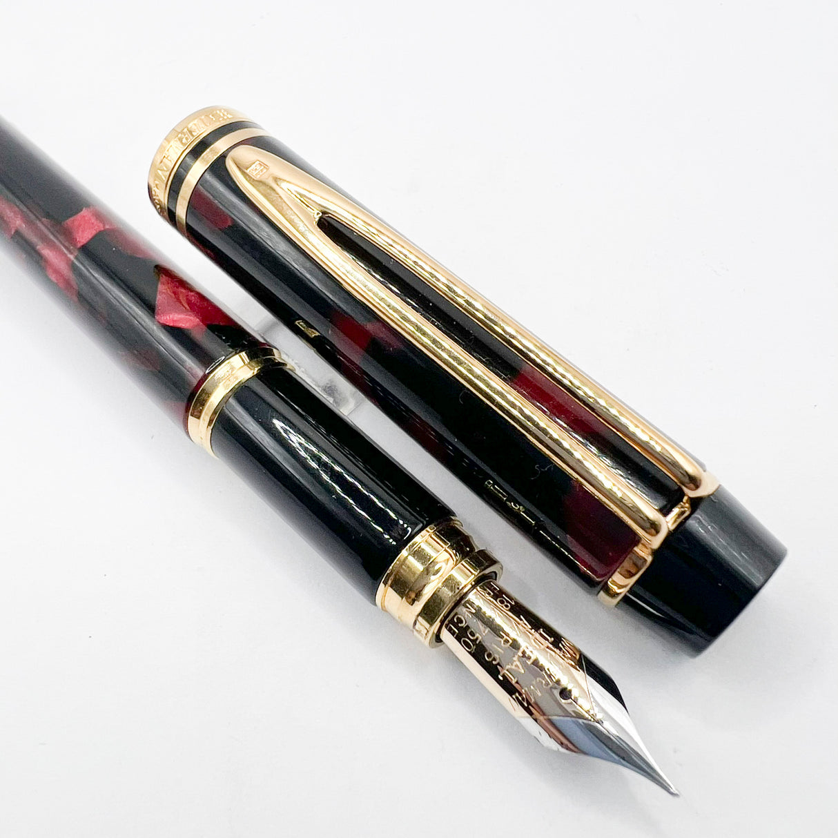 Waterman Rhapsody Burgundy Marble Fountain Pen - Fine 18kt Gold Nib