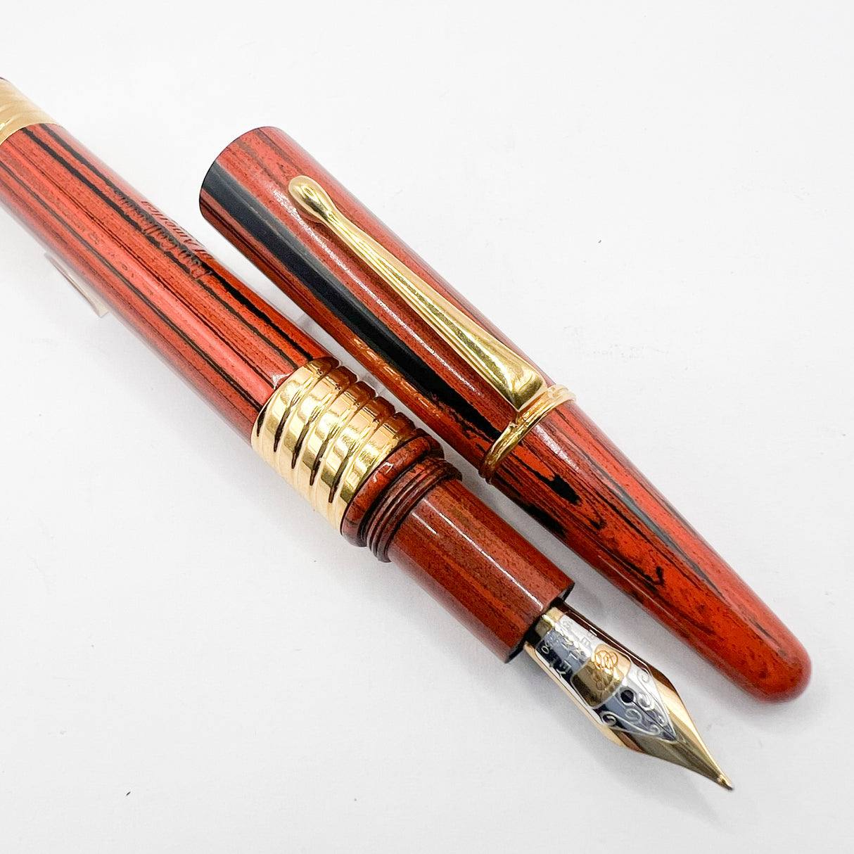 Bexley Woodgrain Ebonite Taper Cap Fountain Pen Limited Edition on behalf of Pen Collectors of America - Fine  18kt Gold Nib