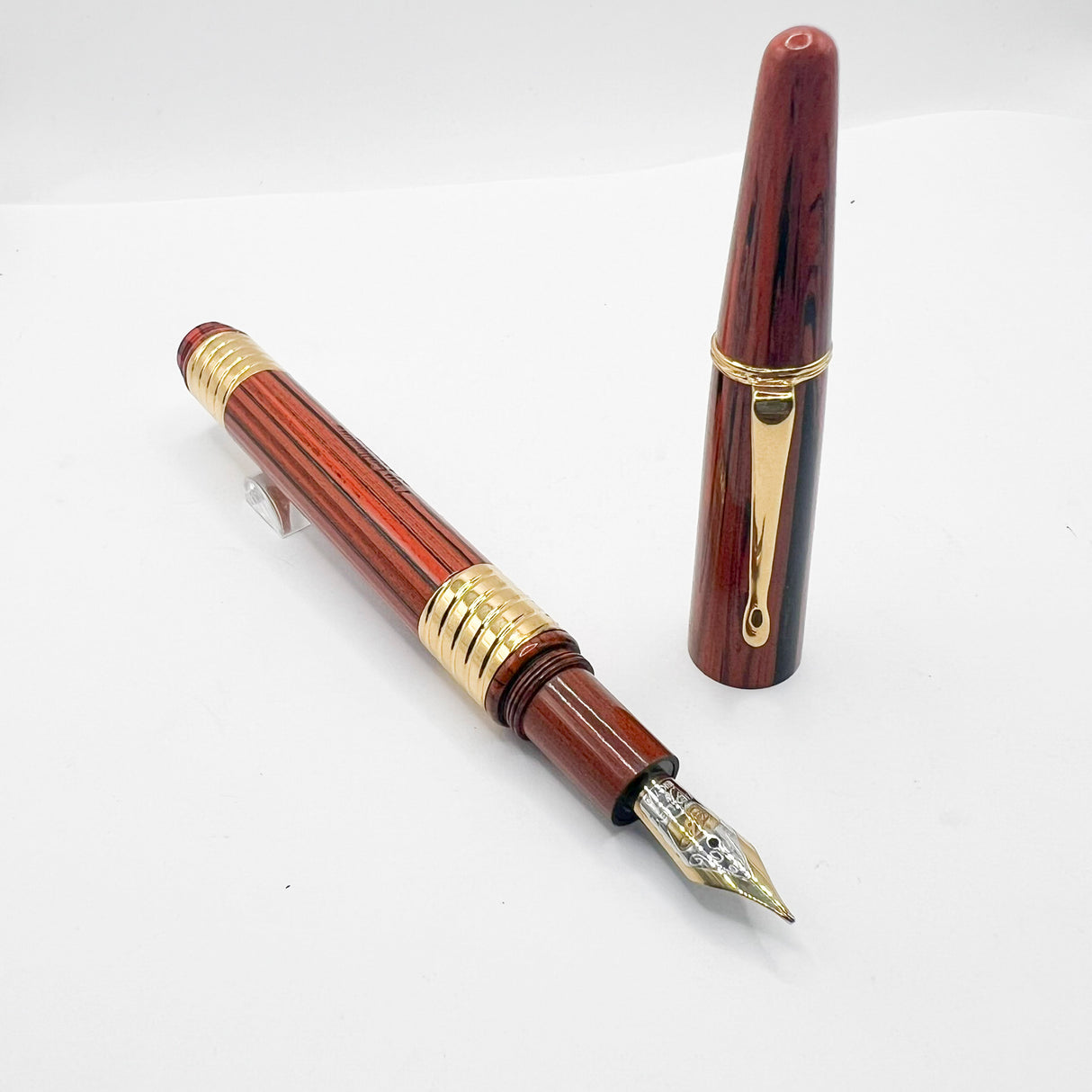 Bexley Woodgrain Ebonite Taper Cap Fountain Pen Limited Edition on behalf of Pen Collectors of America - Fine  18kt Gold Nib