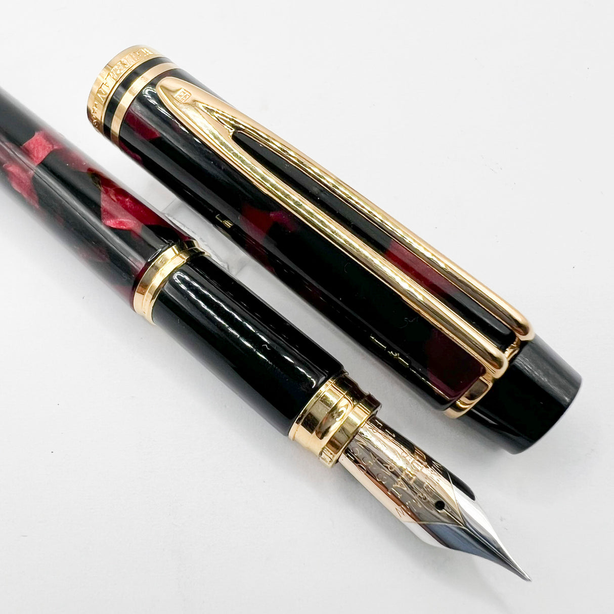 Waterman Rhapsody Burgundy Marble Fountain Pen - Fine 18kt Gold Nib