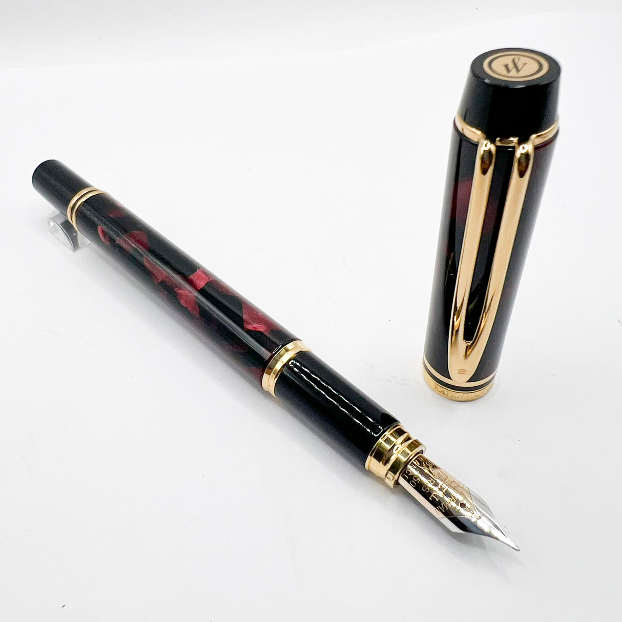 Waterman Rhapsody Burgundy Marble Fountain Pen - Fine 18kt Gold Nib