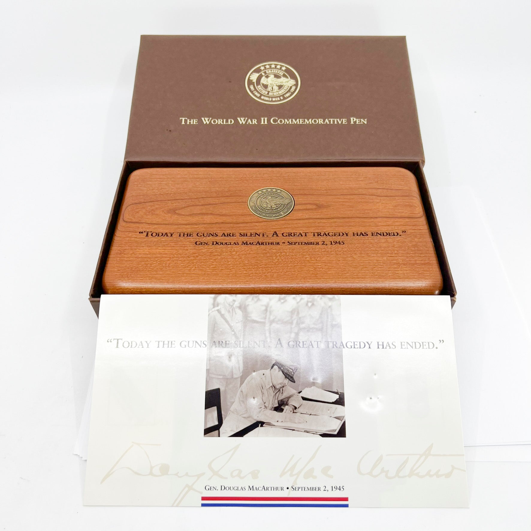 Parker Duofold  Douglas MacArthur Centennial (Largest Size) Limited Edition Fountain Pen   - Fine 18kt Gold Nib