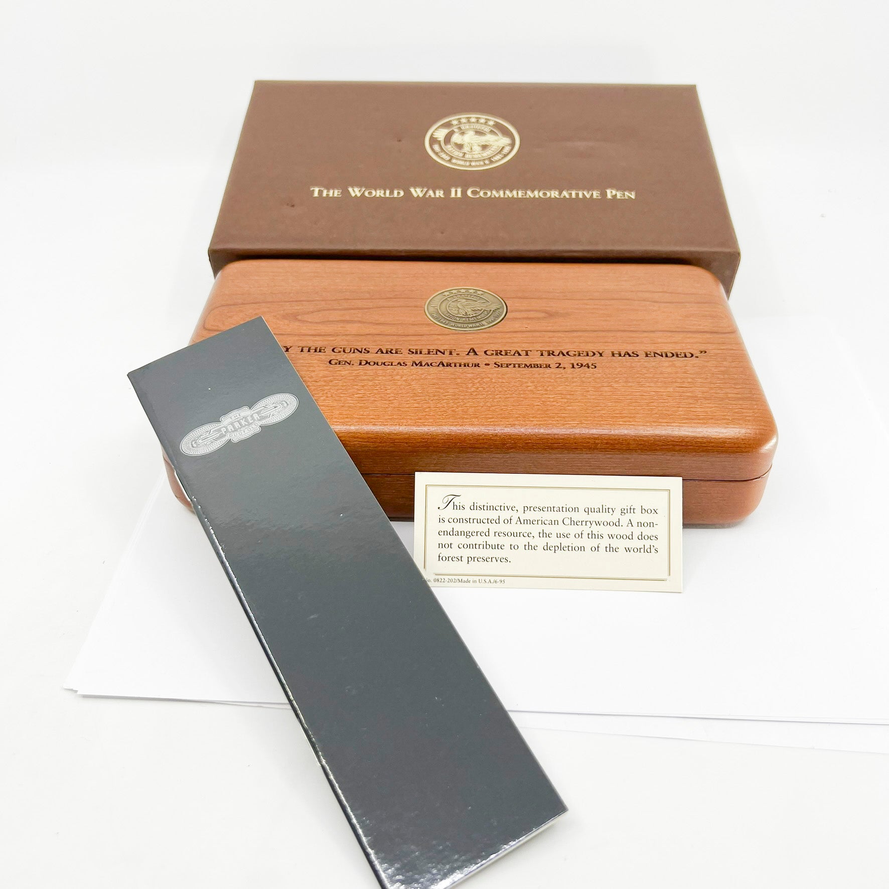 Parker Duofold  Douglas MacArthur Centennial (Largest Size) Limited Edition Fountain Pen   - Fine 18kt Gold Nib