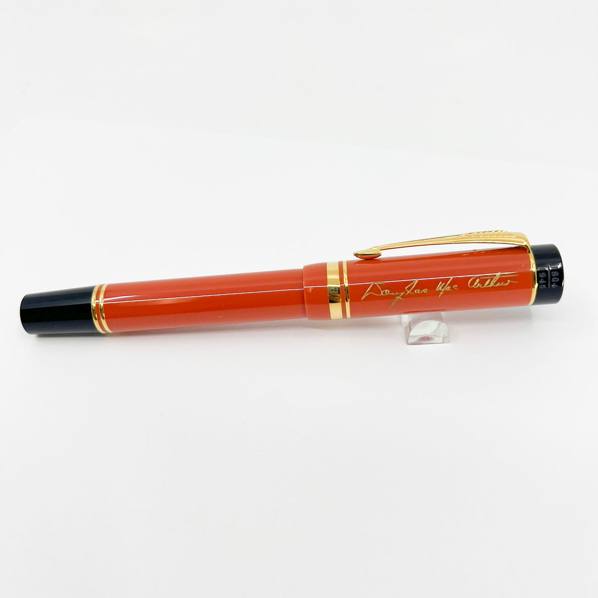 Parker Duofold  Douglas MacArthur Centennial (Largest Size) Limited Edition Fountain Pen   - Fine 18kt Gold Nib