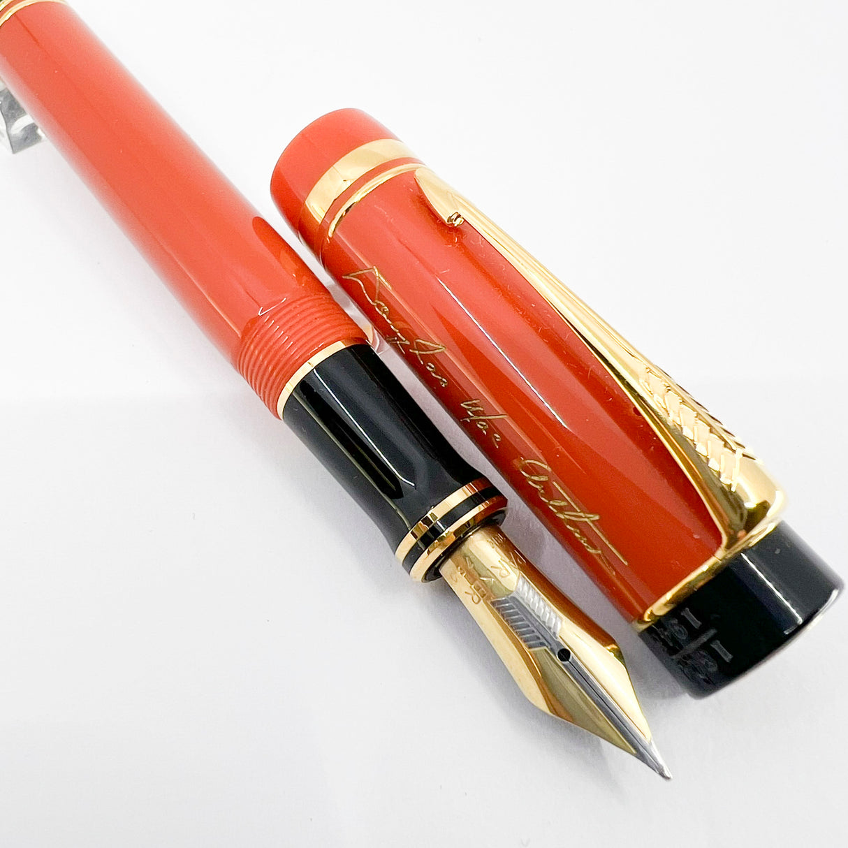 Parker Duofold  Douglas MacArthur Centennial (Largest Size) Limited Edition Fountain Pen   - Fine 18kt Gold Nib