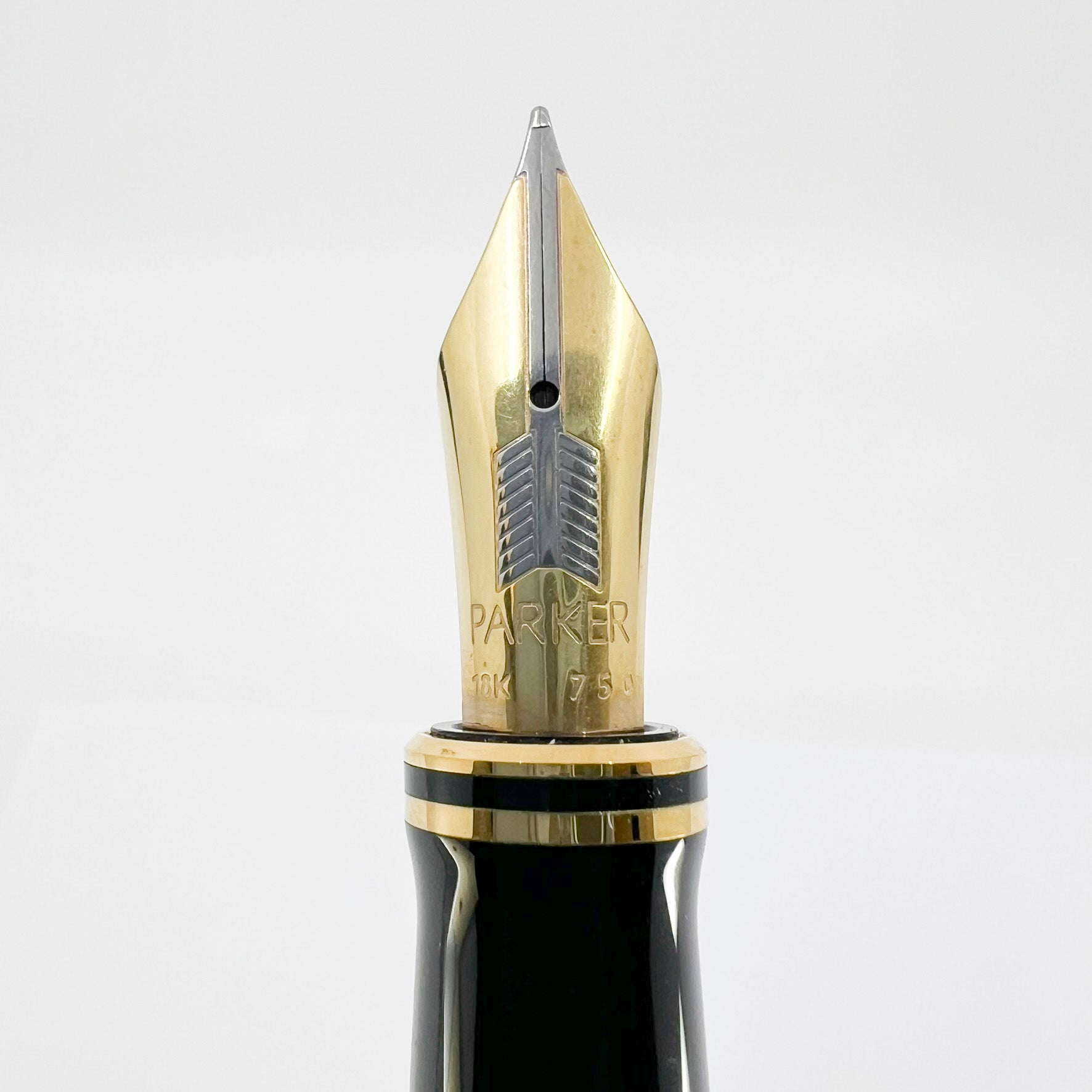Parker Duofold  Douglas MacArthur Centennial (Largest Size) Limited Edition Fountain Pen   - Fine 18kt Gold Nib