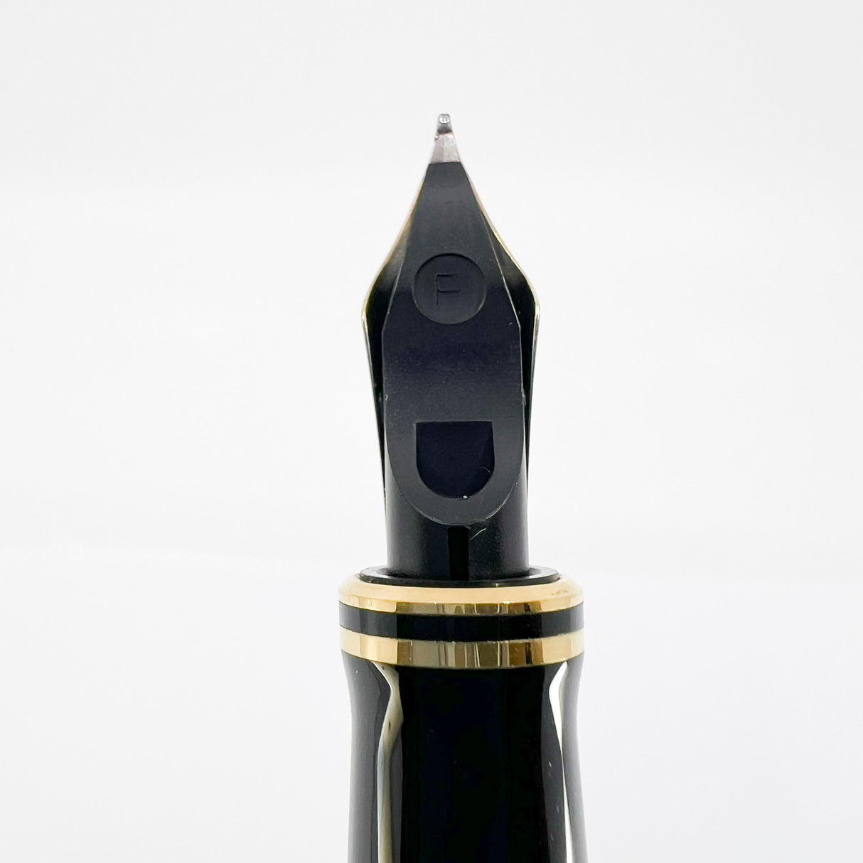 Parker Duofold  Douglas MacArthur Centennial (Largest Size) Limited Edition Fountain Pen   - Fine 18kt Gold Nib