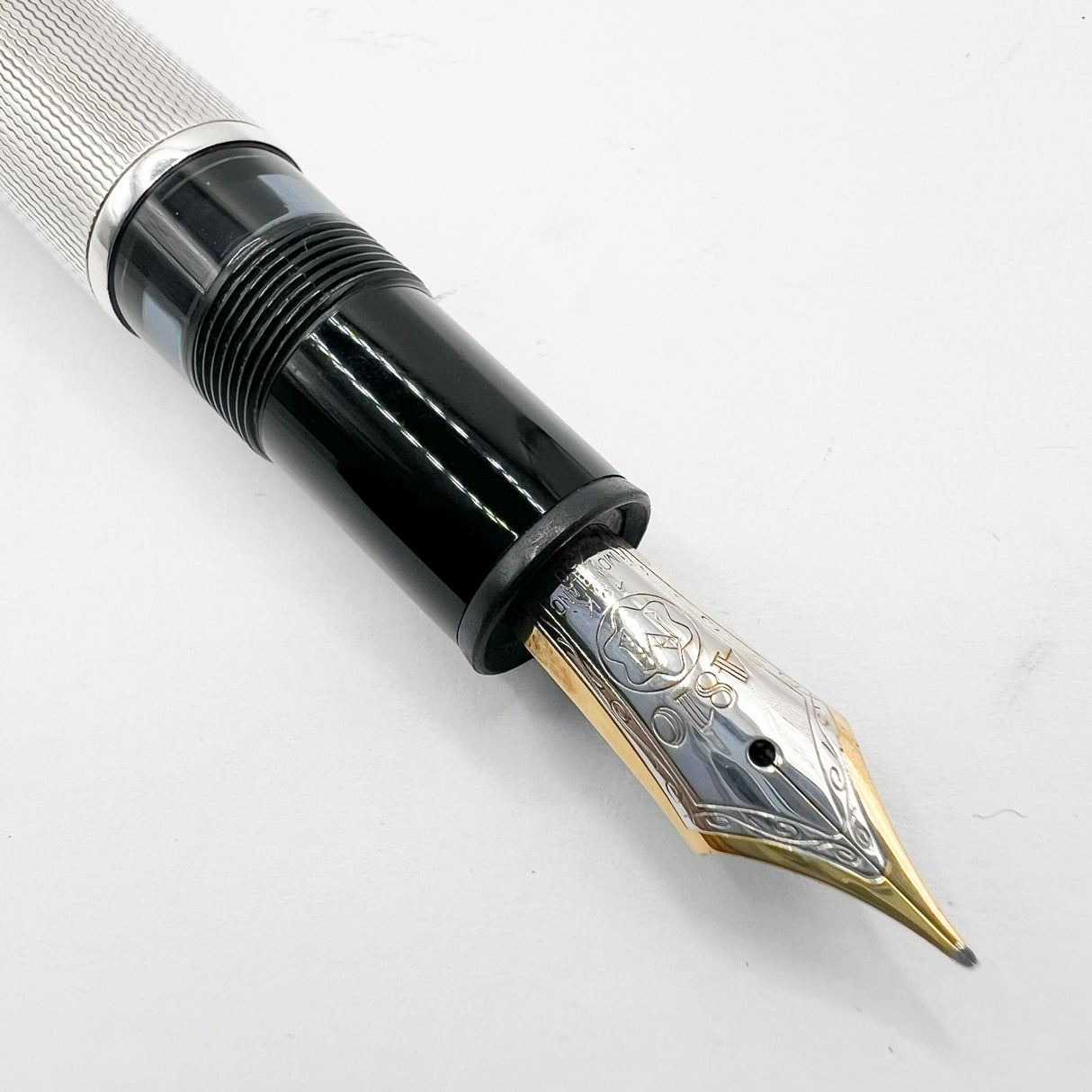 Montblanc Meisterstück Solitaire LeGrand Barleycorn Sterling Silver  #146S Fountain Pen - Flexible Fine 18kt Gold Nib