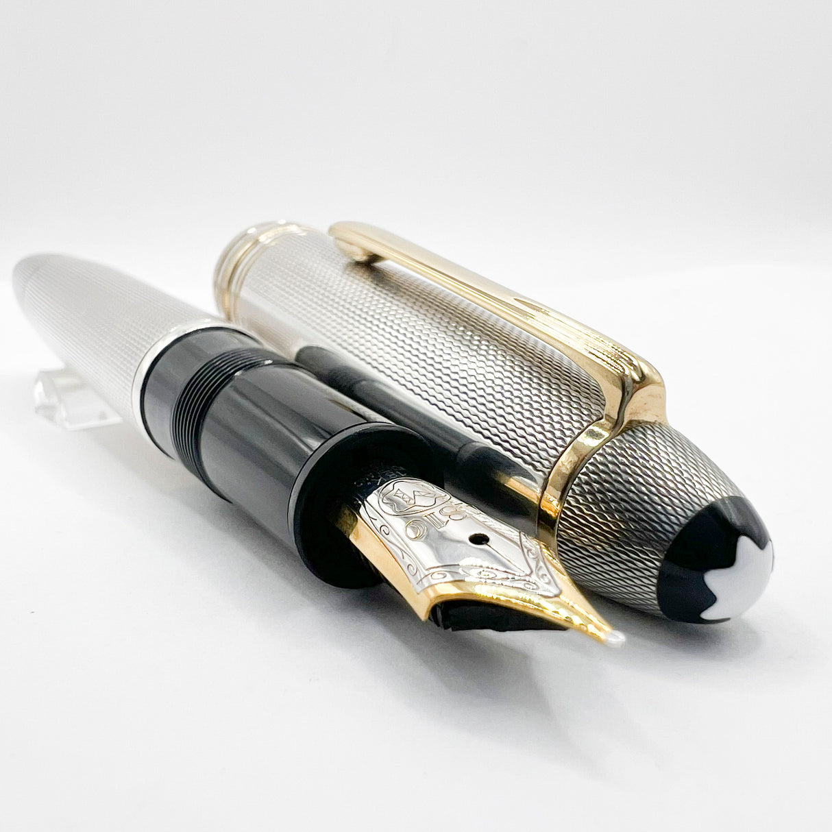 Montblanc Meisterstück Solitaire LeGrand Barleycorn Sterling Silver  #146S Fountain Pen - Flexible Fine 18kt Gold Nib