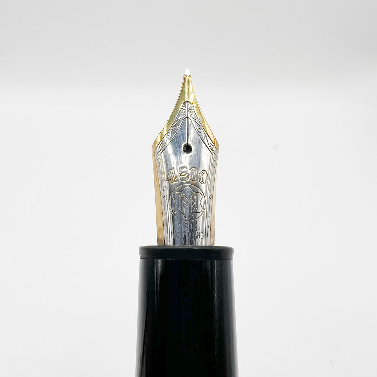 Montblanc Meisterstück Solitaire LeGrand Barleycorn Sterling Silver  #146S Fountain Pen - Flexible Fine 18kt Gold Nib