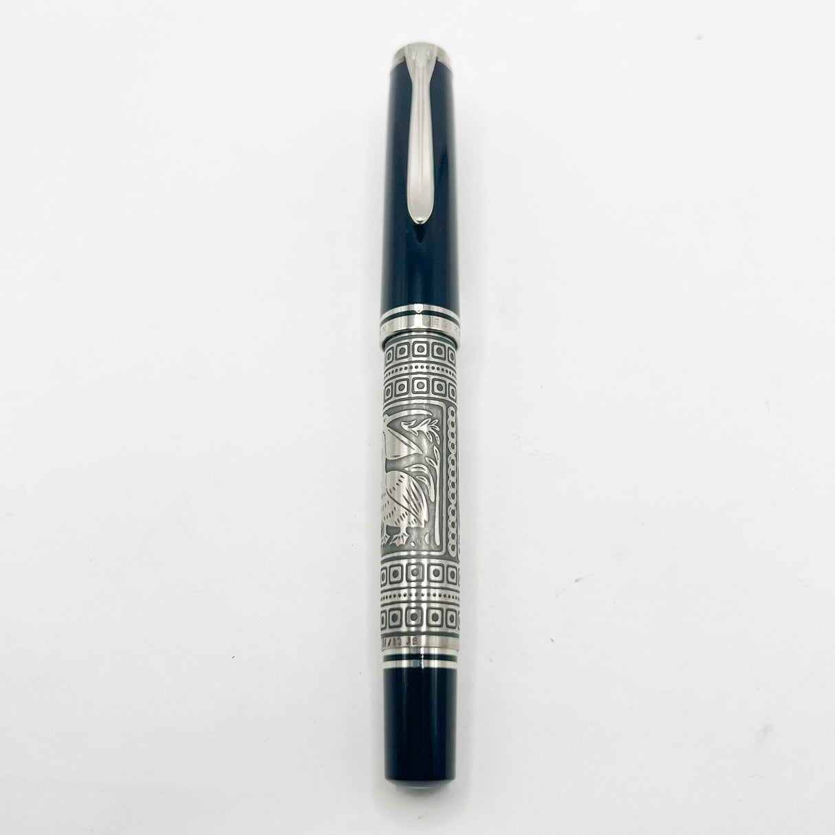 Pelikan M910 Toledo Sterling Silver Fountain Pen - Semi-Flex Medium 18kt Gold Nib