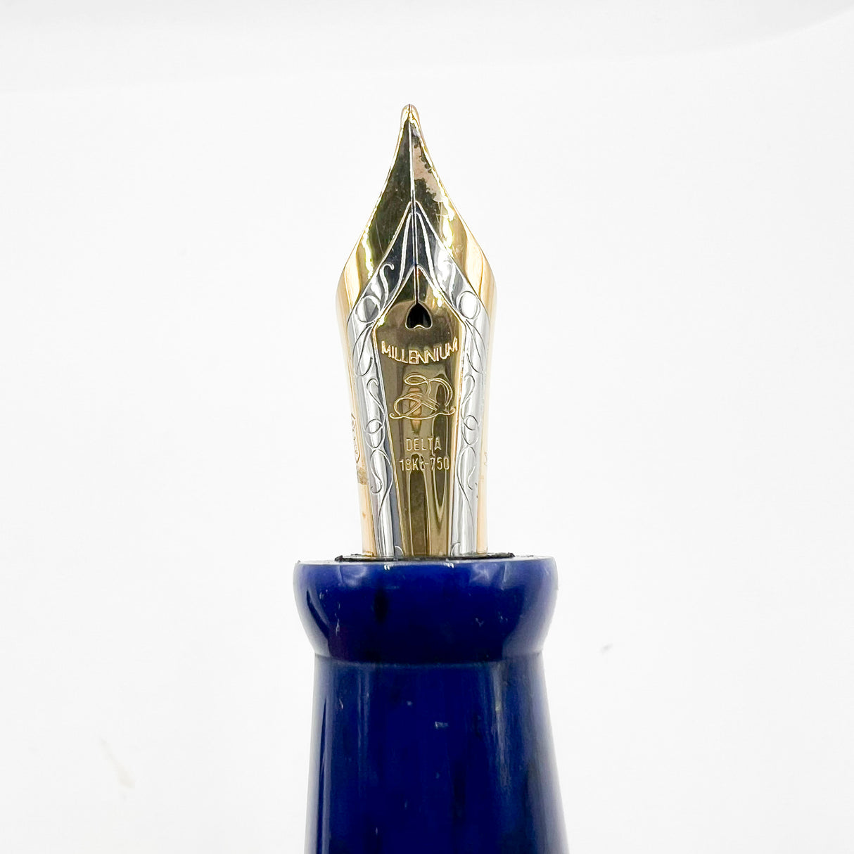 Delta Israel 50th Anniversary Gold Vermeil & Resin Limited Edition Fountain Pen - Medium 18kt Gold Nib