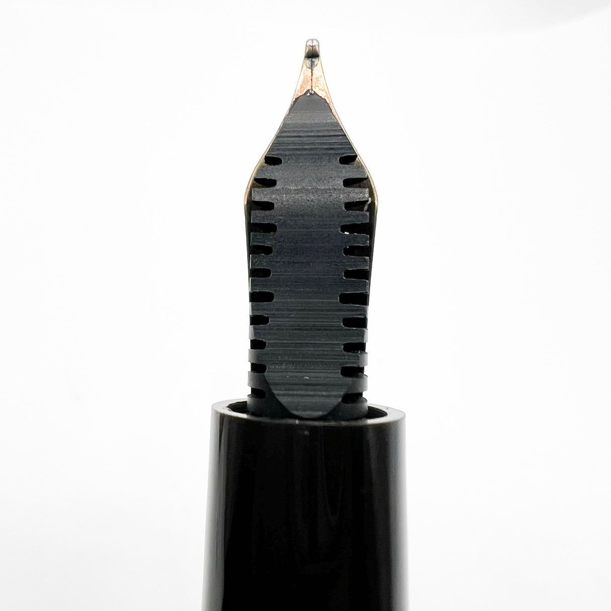 OMAS Tassili Limited Edition Fountain Pen - Medium 18kt Gold Nib