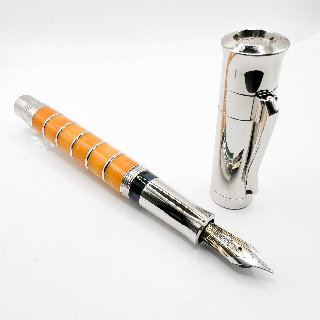 Graf von Faber-Castell "Amber" Pen of the Year 2004 - Medium 18kt Gold Nib - Very Desirable!!