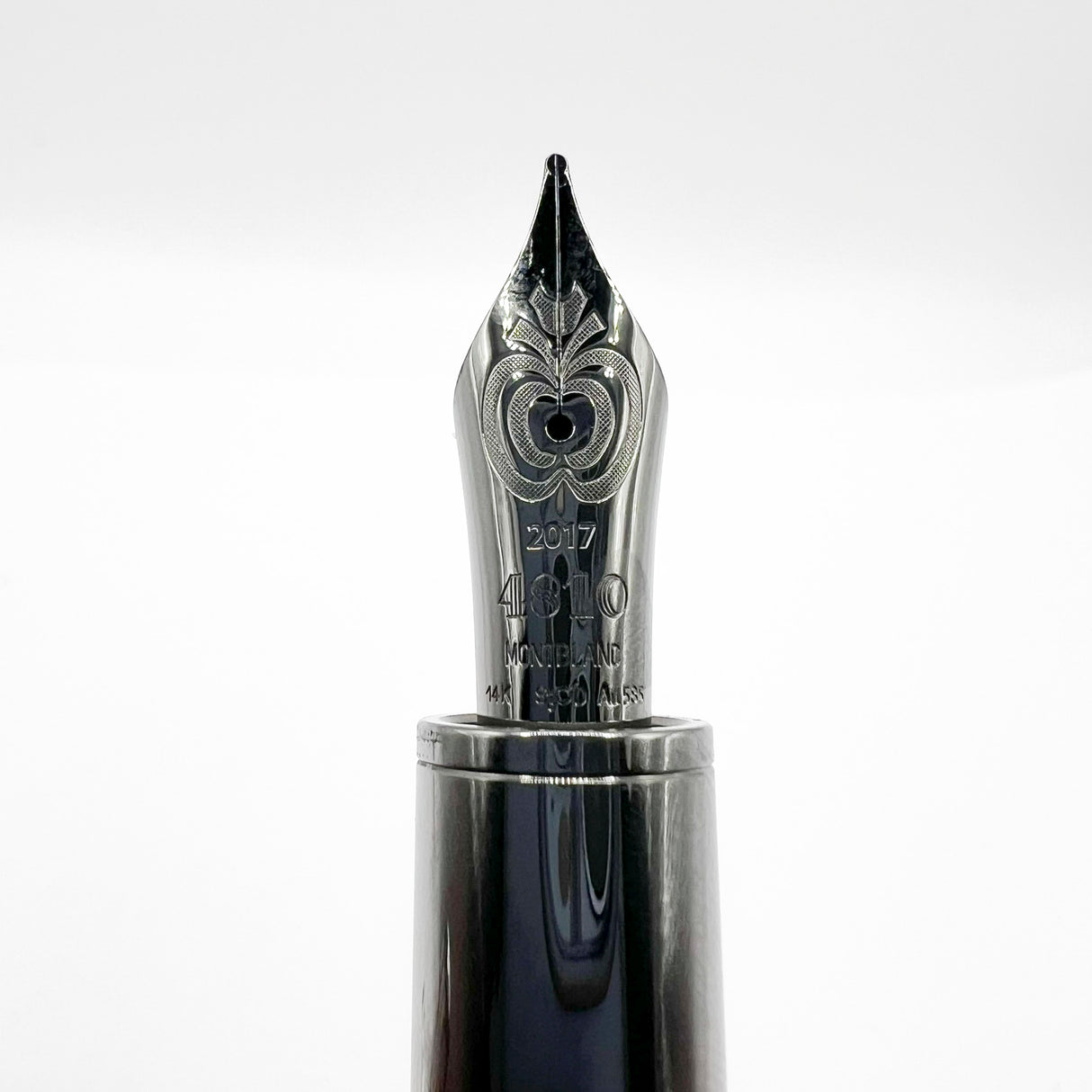 Montblanc The Beatles "Great Characters" Large Fountain Pen - Medium 18kt Gold Nib