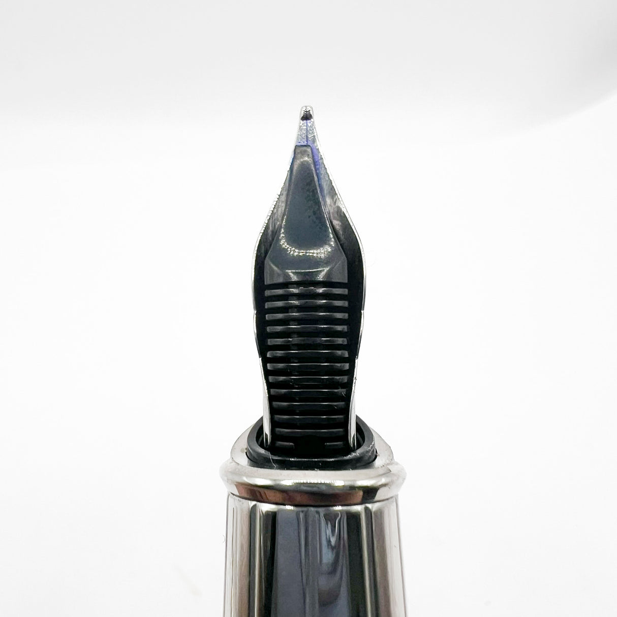 S.T. Dupont Leroy Neiman Limited Edition Golf Motif Fountain Pen - Medium 18kt Gold Nib