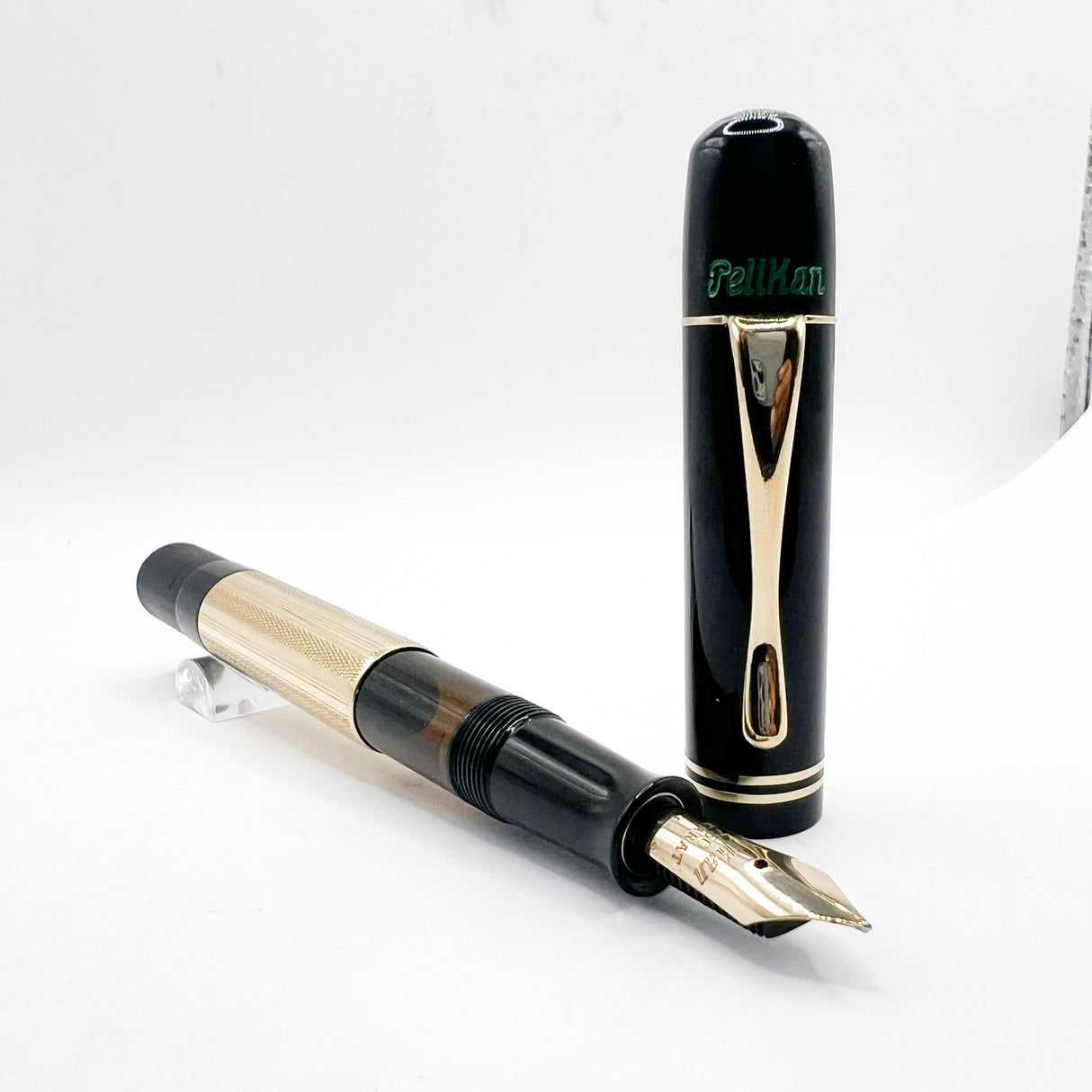 Pelikan 1931 Originals Of Their Time - 18kt Gold Overlay Limited Edition Fountain Pen - Fine 18kt Gold Nib