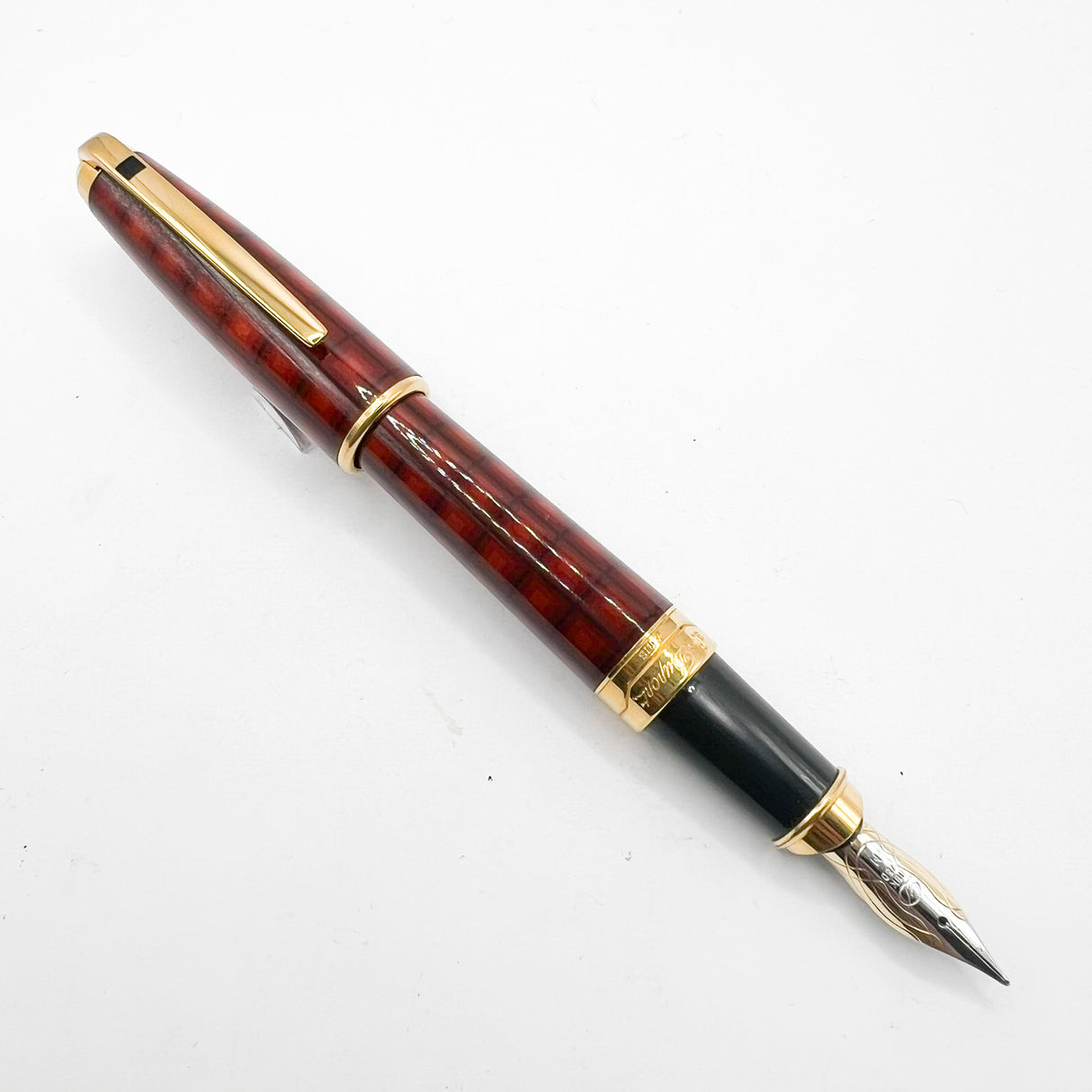 S.T. Dupont Orpheo Vertigo Largest Size Fountain Pen - Medium 18kt Gold Nib