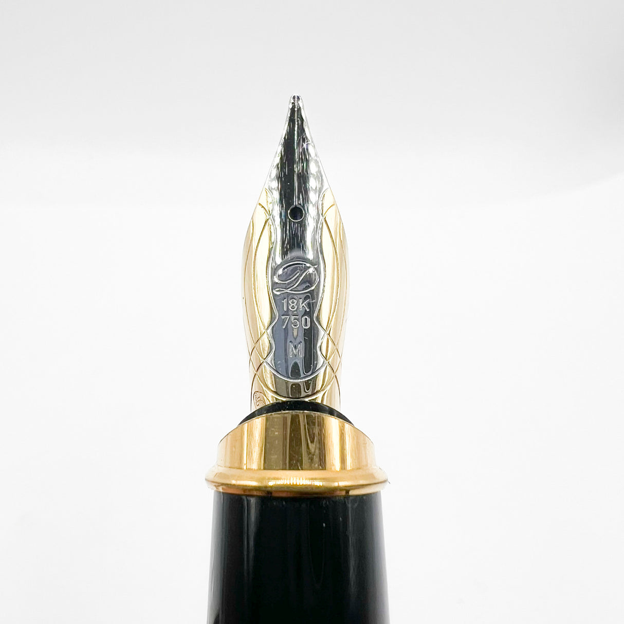 S.T. Dupont Orpheo Vertigo Largest Size Fountain Pen - Medium 18kt Gold Nib