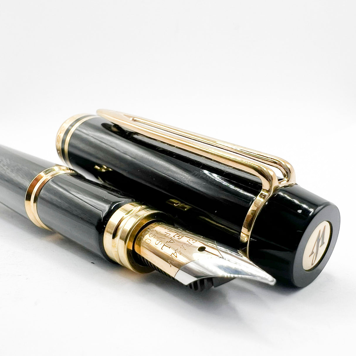 Waterman Man 100 Black Fountain Pen - Fine 18kt Gold Nib