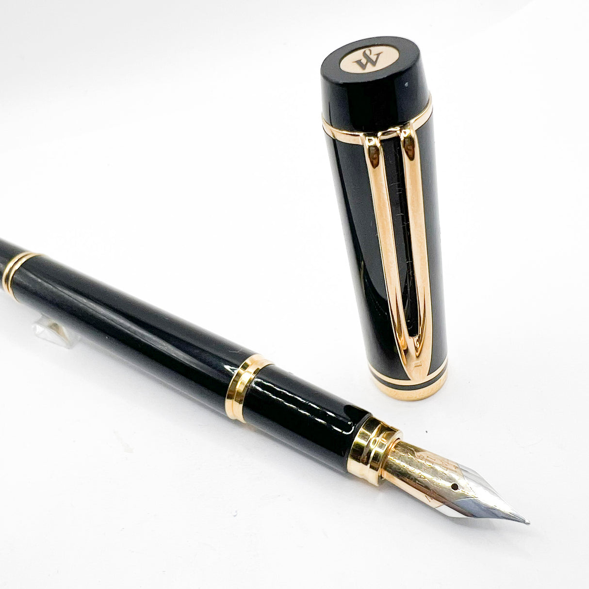 Waterman Man 100 Black Fountain Pen - Fine 18kt Gold Nib