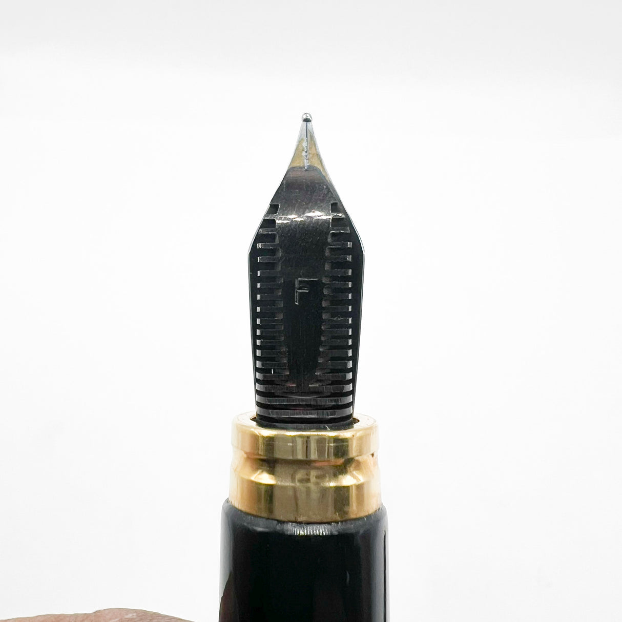 Waterman Man 100 Black Fountain Pen - Fine 18kt Gold Nib