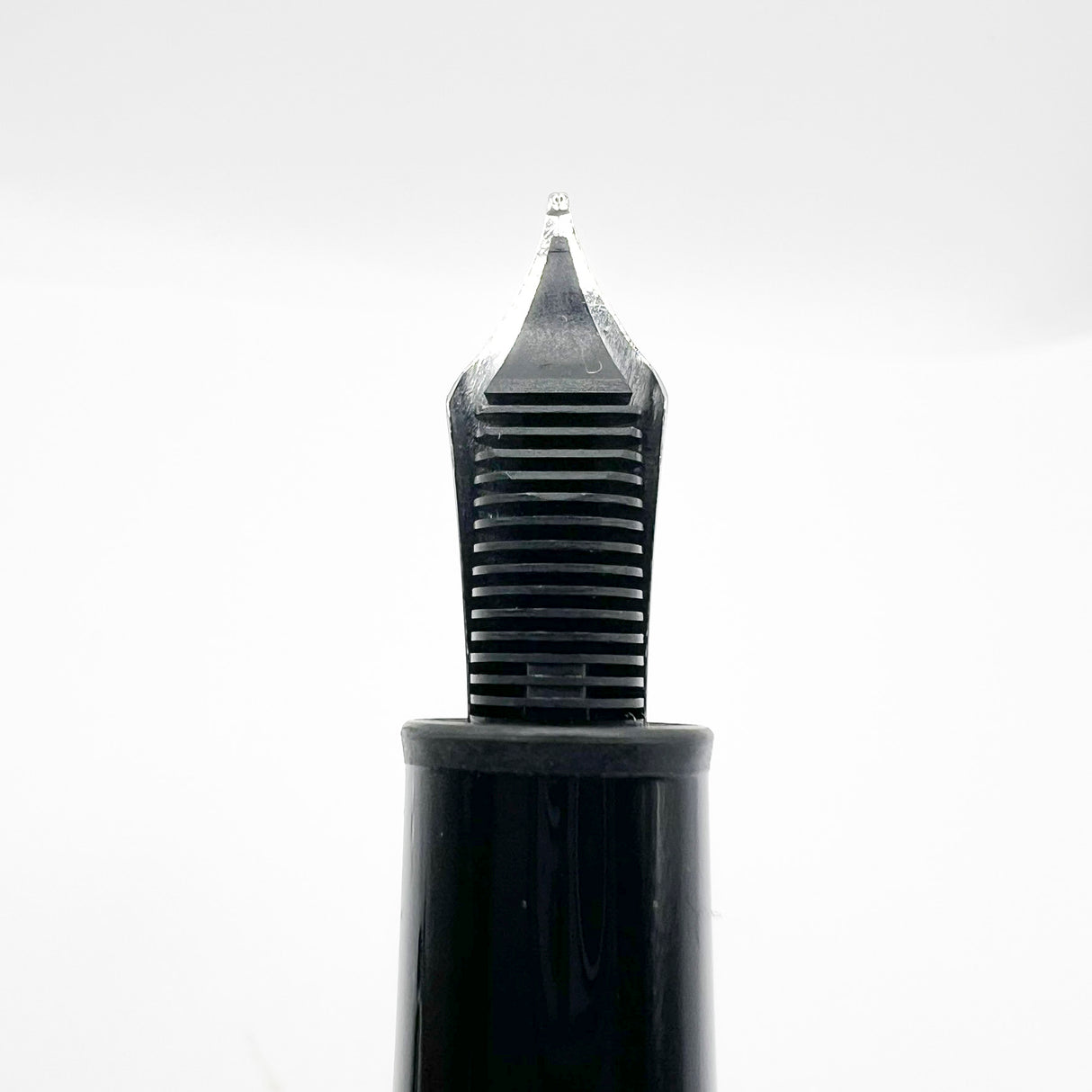 Montblanc Herbert Von Karajan Donation Special Edition Fountain Pen - Medium 18kt Gold Nib