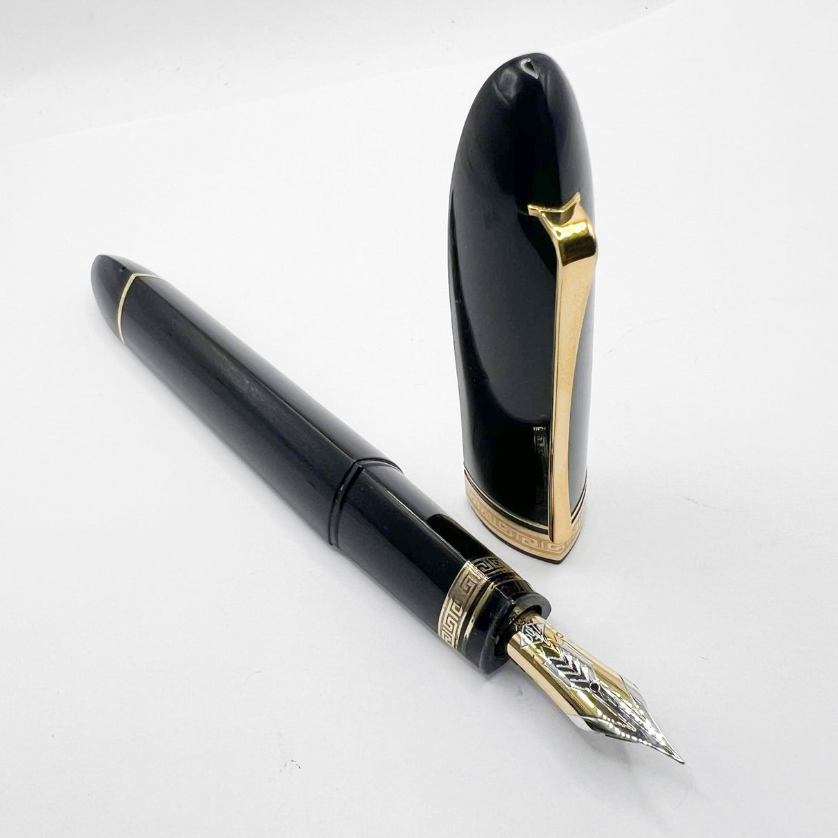 OMAS Blue/Black #360 Oversized Triangulated Fountain Pen - Medium 18kt Gold Nib