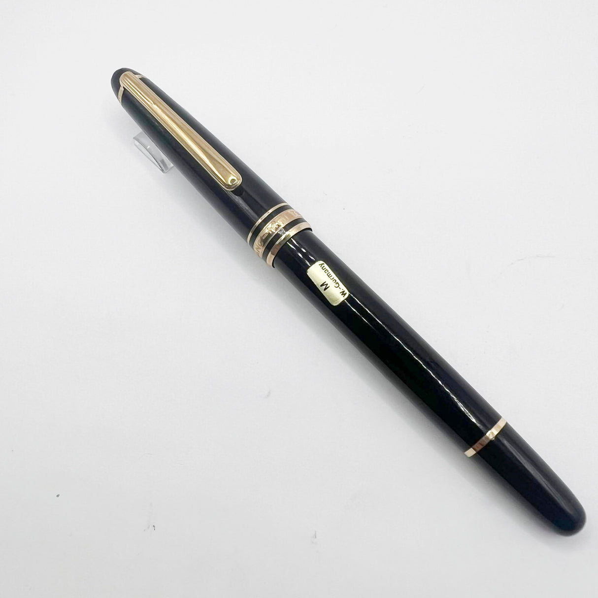 Montblanc Classique #144 Black Resin Fountain Pen - Medium 14kt Gold Nib