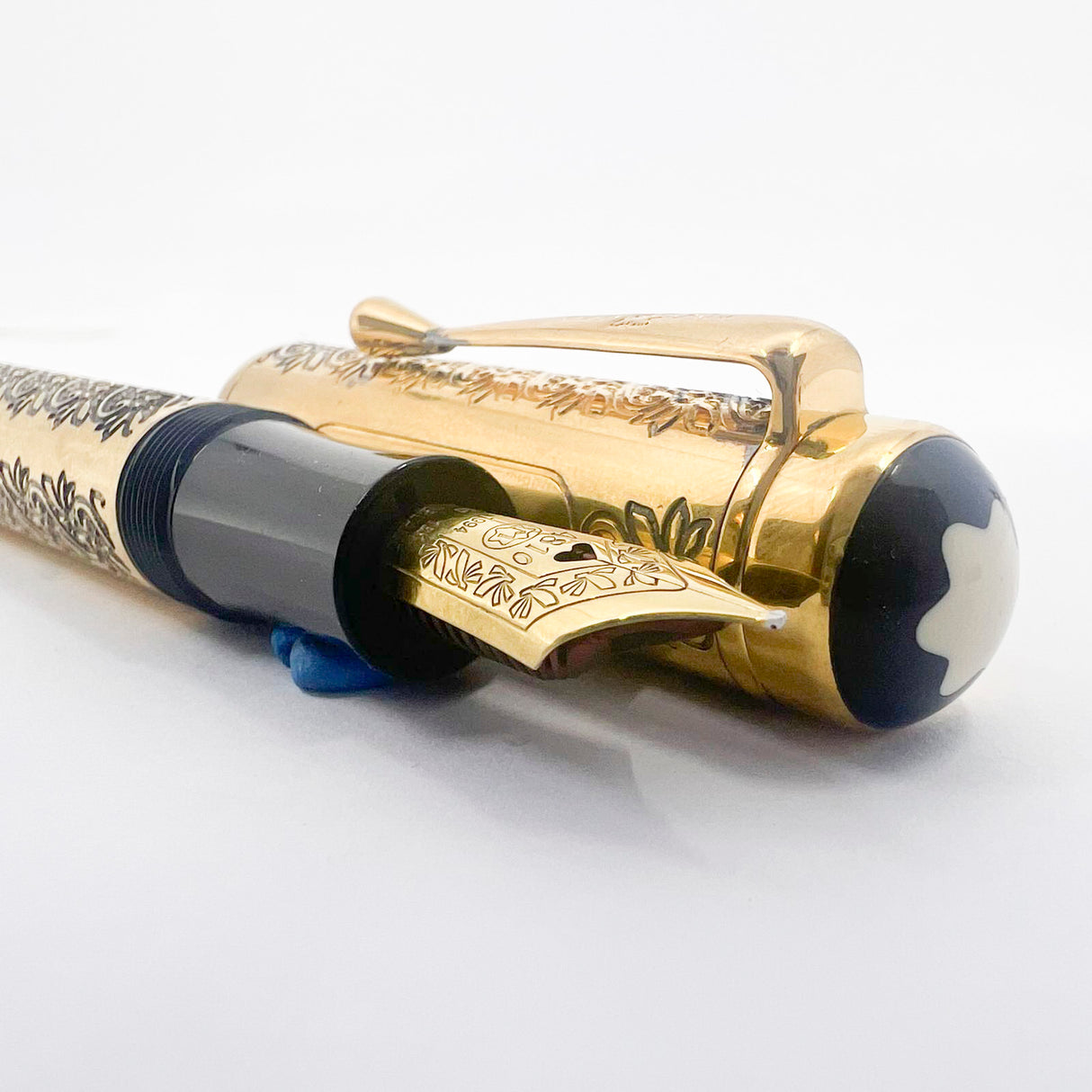 Montblanc Louis XIV Patron of the Arts Limited Edition Fountain Pen - Medium 18kt Gold Nib