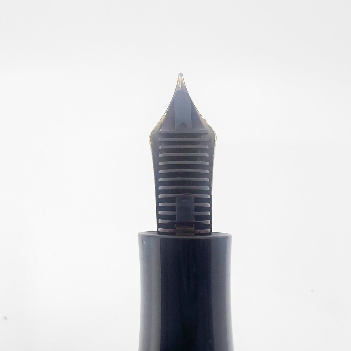 Montblanc Louis XIV Patron of the Arts Limited Edition Fountain Pen - Medium 18kt Gold Nib