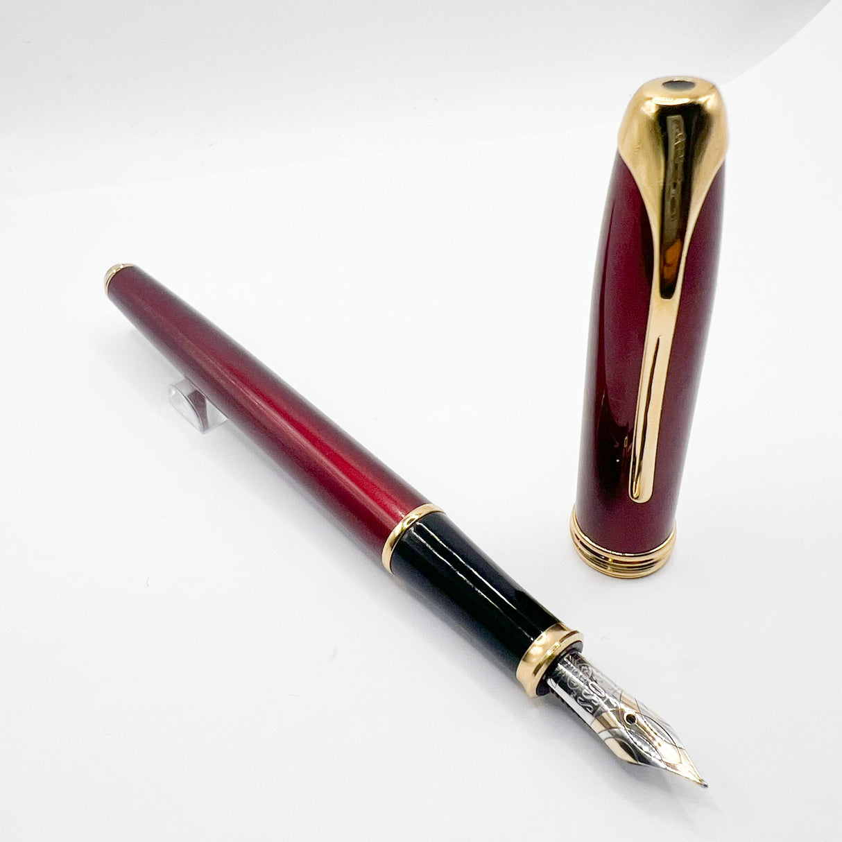 Cross Pinnacle Bordeaux Lacquer Fountain Pen - Fine 18kt Gold Nib